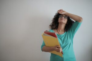 Jeune adulte débordée par sa vie professionnelle, gagnez en efficacité et en sérénité avec le coaching